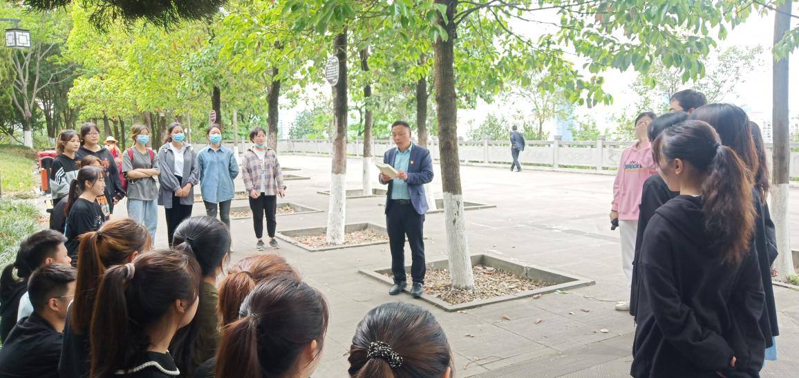 侯勇书记组织学习党史