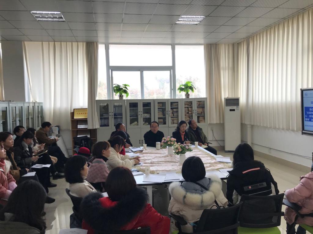 学校党委秦晓明书记讲党课